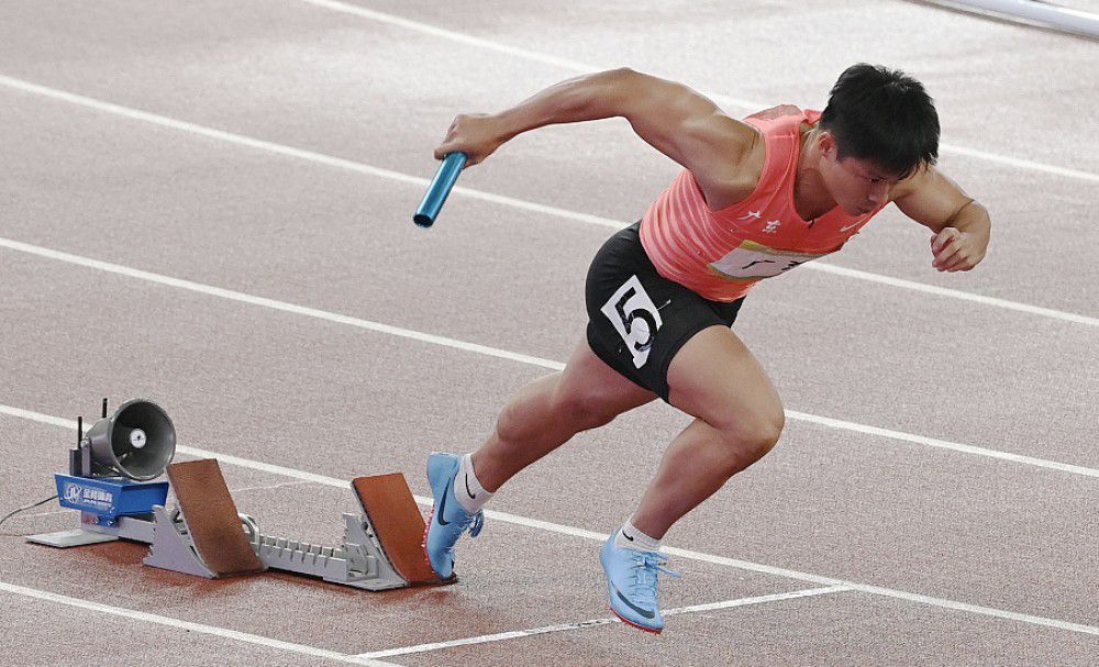 该片讲述大律师马迎风在神差鬼使下与探长柯定邦合作调查一宗离奇命案，透过追查死者杨滔的足迹，揭露了隐藏在“慈善”背后的层层黑幕，最终成功将幕后伪善者那些不为人知的邪恶罪行公诸于世，把他们绳之于法